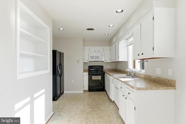 Photo - 413 Briarmont Dr