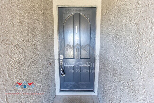 Photo - 15244 W Moreland St