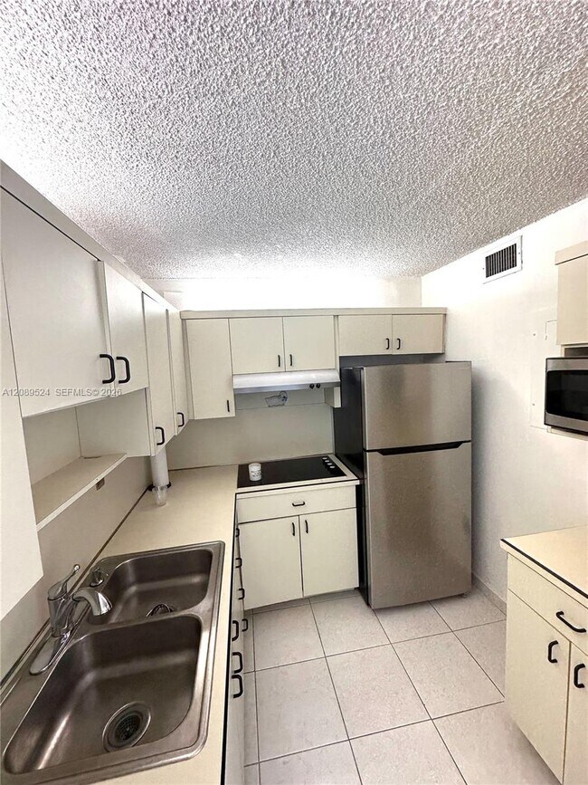 4675 W 18th Ct Unit 801