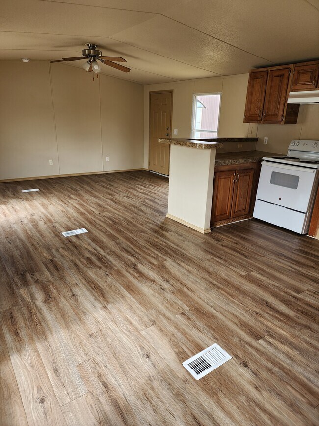 Photo - 31365 Wisteria Rd