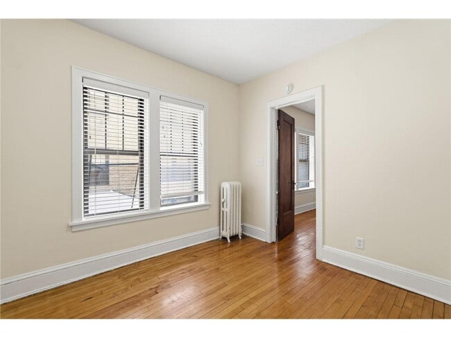 220 E 19th St Unit 307