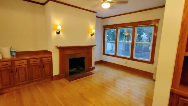 Photo - 37 Hawthorn St Unit 10