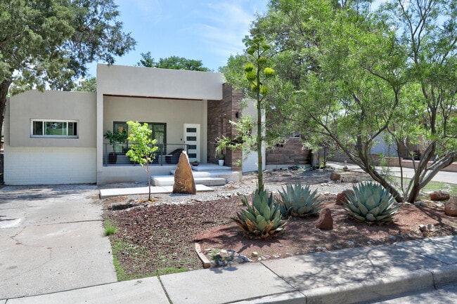 Photo - 1706 Princeton Dr NE