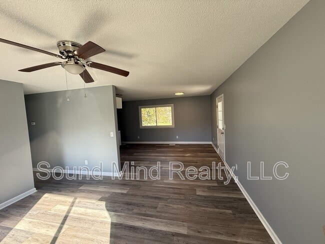 Photo - 105 Sycamore St