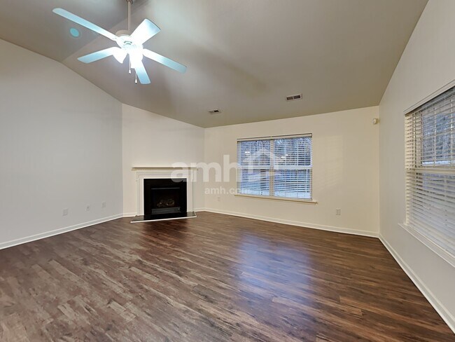 Photo - 16 Slow Creek Dr