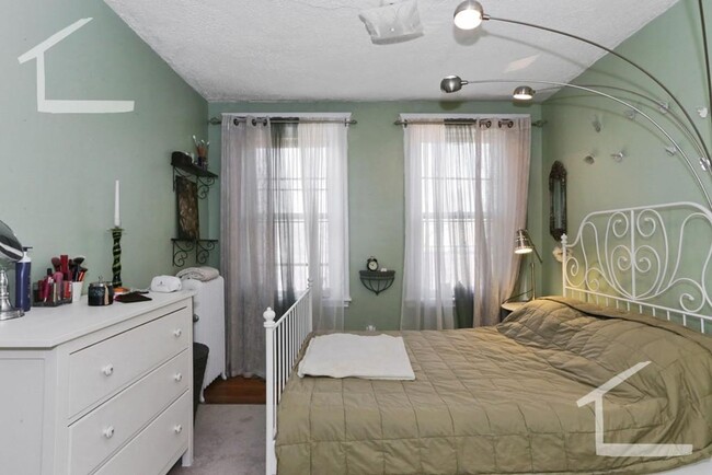 Photo - 70 Strathmore Rd