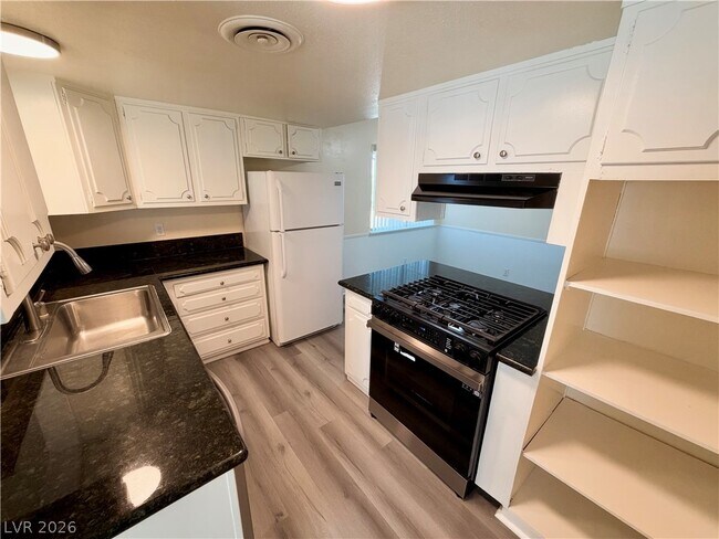 Photo - 961 Toni Ave