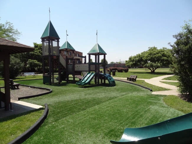 Villagebrook Apartments