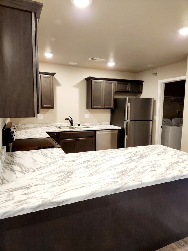 Photo - 105 Nieson St