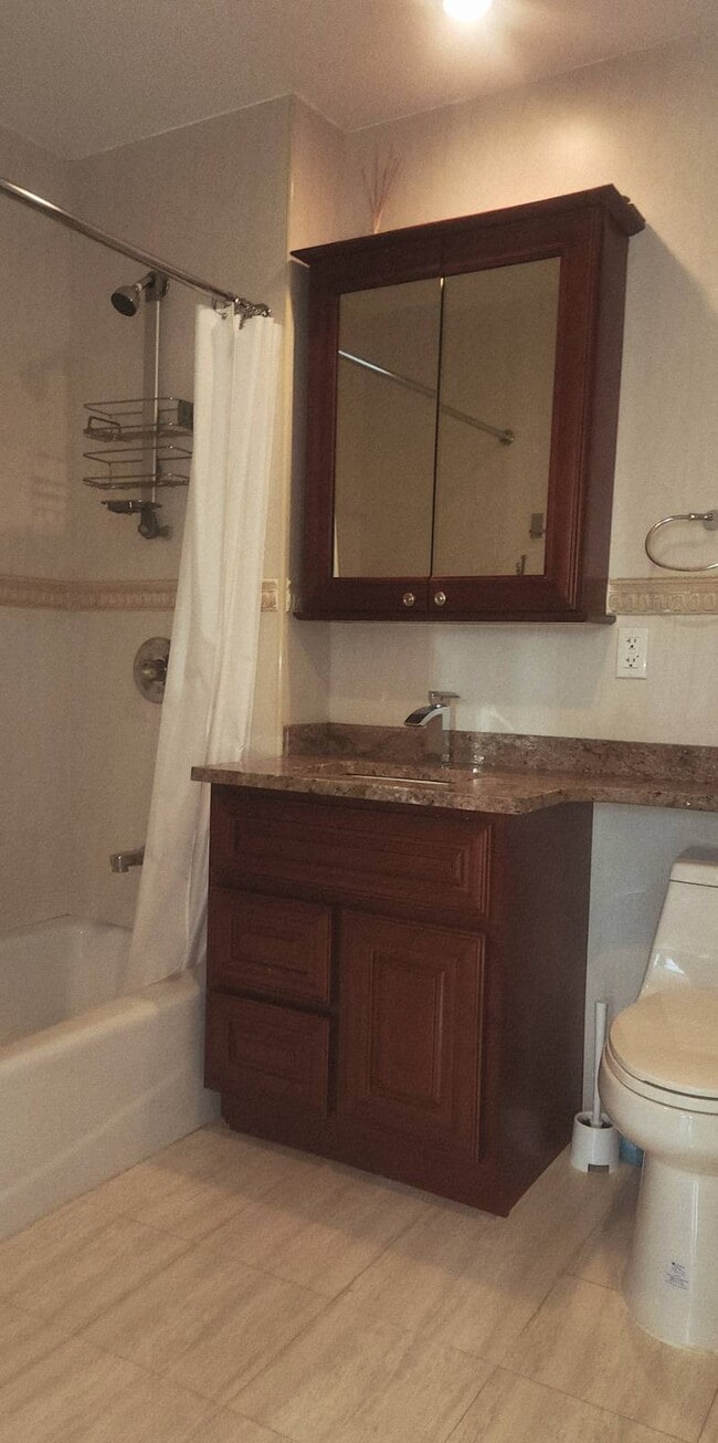 Building Photo - 35-61-61 84th St Unit 601 Rental
