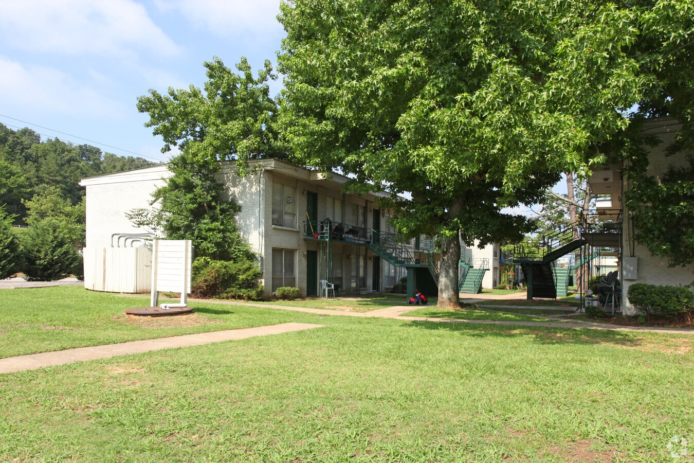 Brookhurst Apartments - Brookhurst Apartments