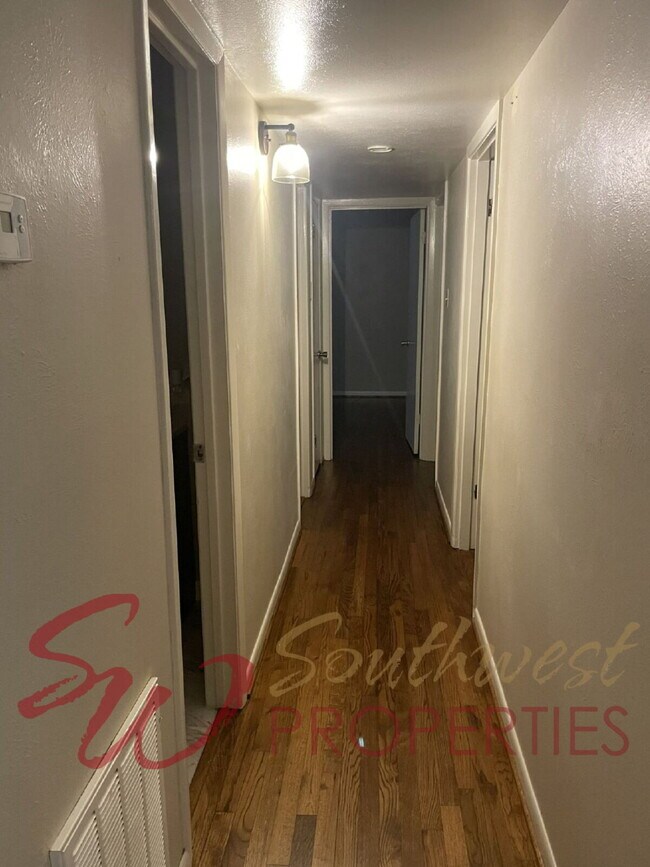 Photo - Fabulous 3 bedroom in excellent neighborhood, close to campus!