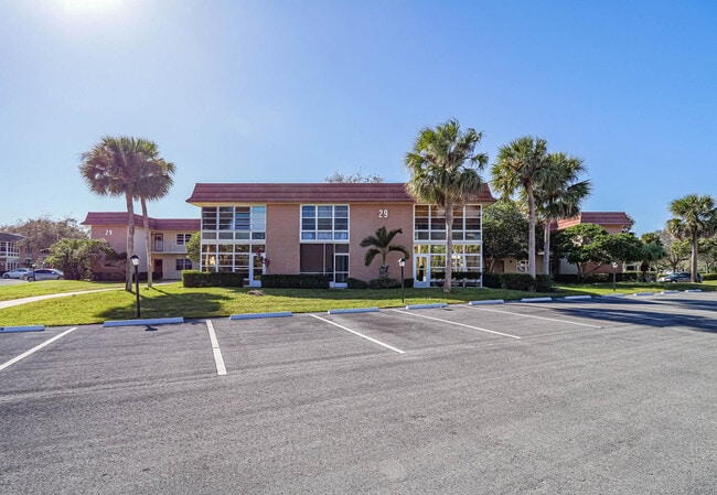 Photo - 29 Vis Gdns Trl Unit # 203