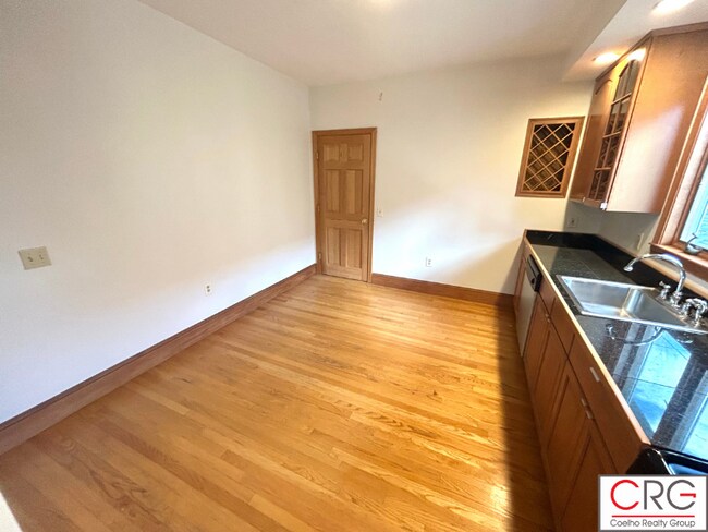 Photo - 18 Wellington Rd Unit 2