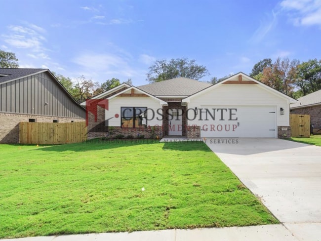 Building Photo - Beautiful and Spacious 3-Bedroom, 2-Bath Rental Home with Modern Finishes