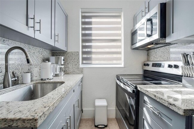 Photo - 301 SW 10th Ave Unidad 8