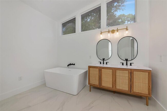 Photo - 1658 Ridgewood Ln