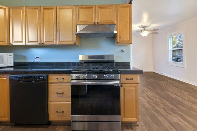 Photo - Charming 1924 Bungalow! 3 bedrooms and 1 b...
