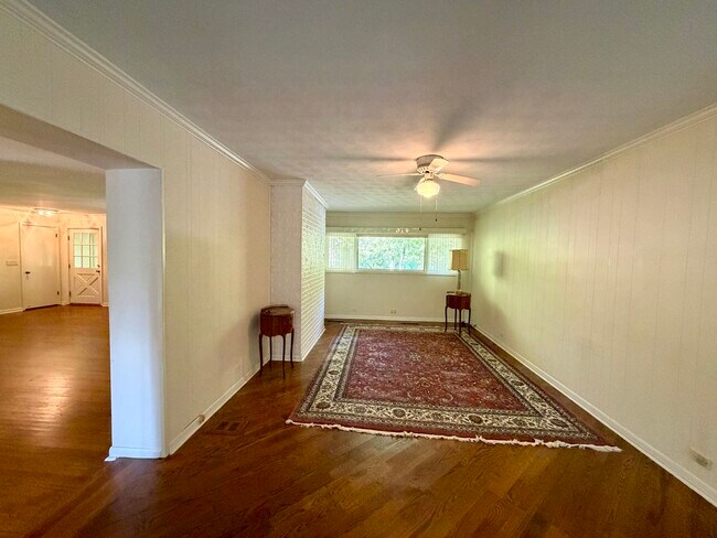 1415 Burr Oak Dr