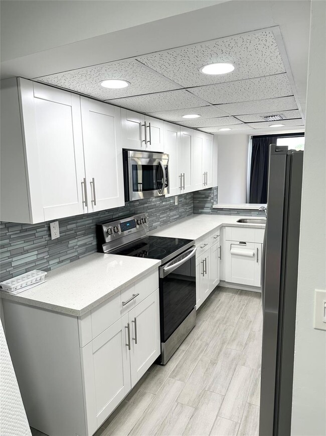 Building Photo - 2930 SW 87th Ter