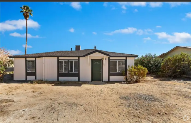 Building Photo - Stylish & Spacious: Newly Renovated 3 Bedr... Rental