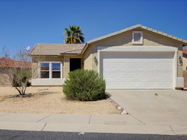 Building Photo - 3 Bedroom 2 Bathroom