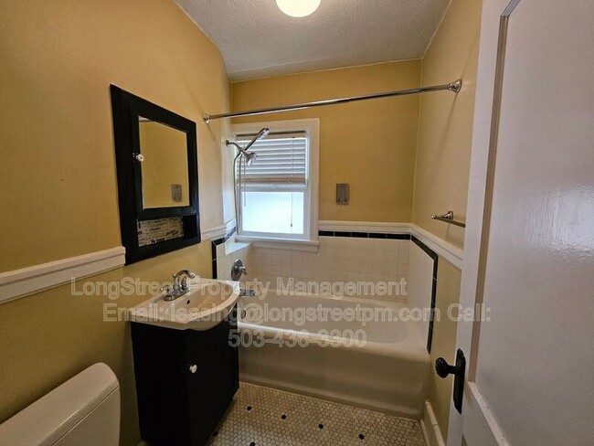Photo - 20 NW 16th Ave