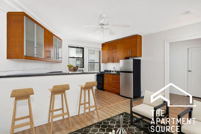 Photo - 2756 N Pine Grove Ave Unit 1008