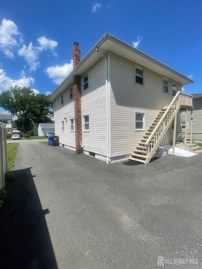 Photo - 43 E 1st St