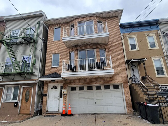 Photo - 11 Wallis Ave Casa