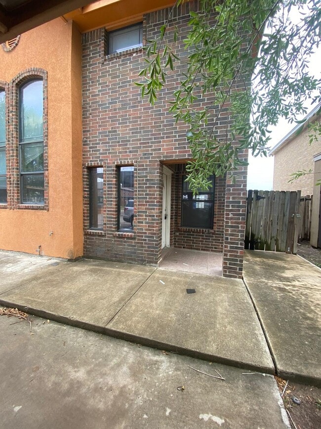 Photo - 1206 W Fig Ave