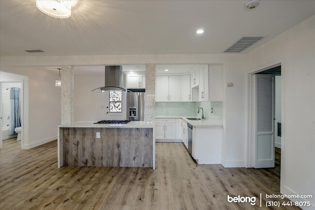 Photo - 8833 Paso Robles Ave