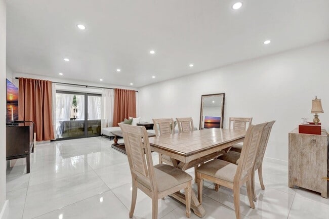 Photo - 138 S Cypress Rd Unit 224