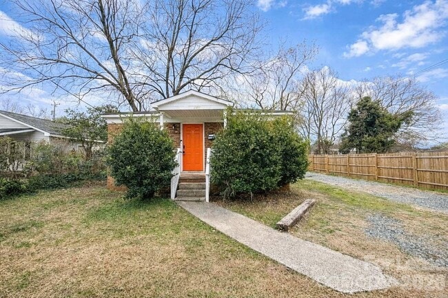 Photo - 316 Skyland Ave