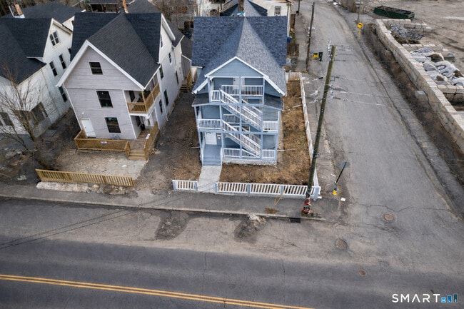 Building Photo - 69 W Liberty St Unit 3