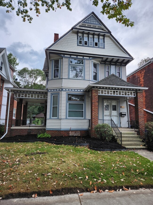 Street View - 389 W Grand Blvd House
