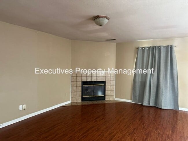 Photo - 1859 Heritage Dr