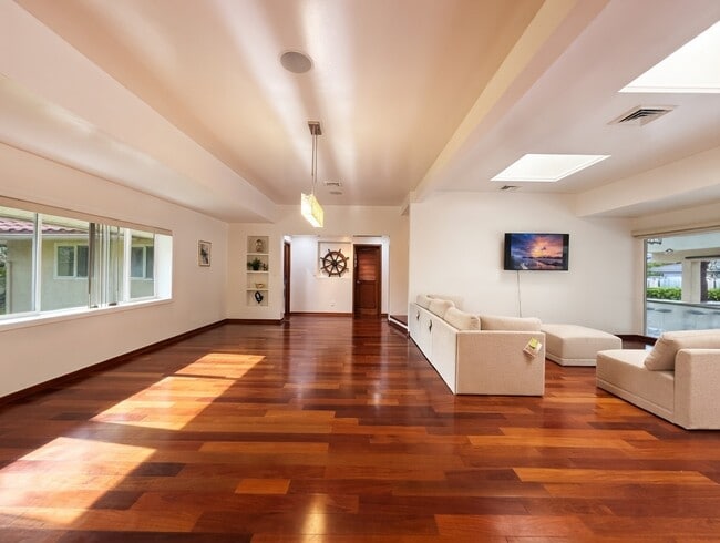 Photo - 238 Portlock Rd