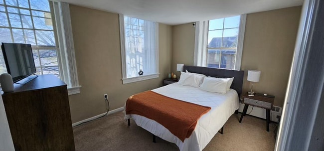 4284 Division Hwy Unit 2F