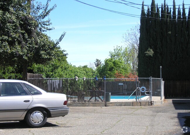 Photo - Birch Apartments