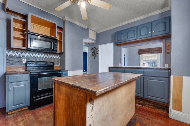 Photo - 27 N Hanover St