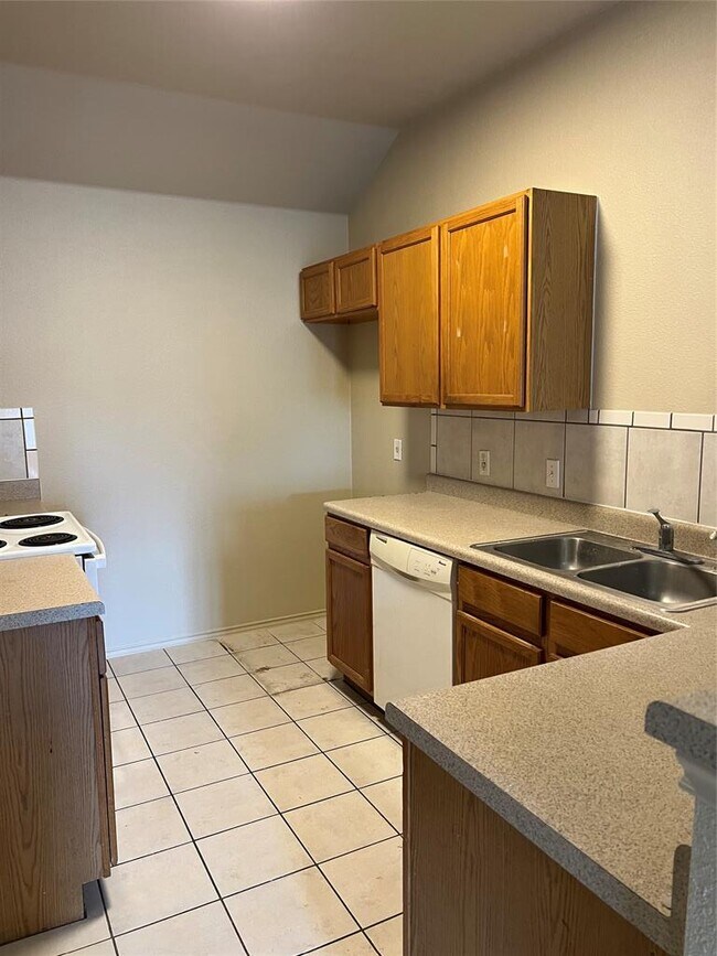 Photo - 1618 Cottonwood Ct