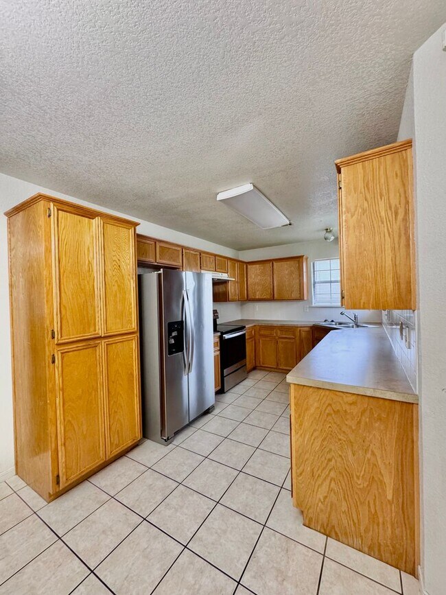 5603 Golden Dr