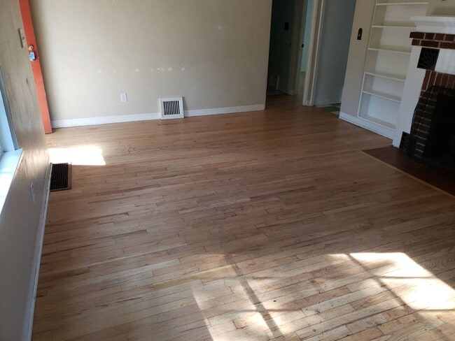 Photo - 1005 NE D St