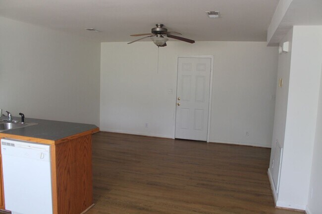 Photo - 255 Senator Dr Unit A