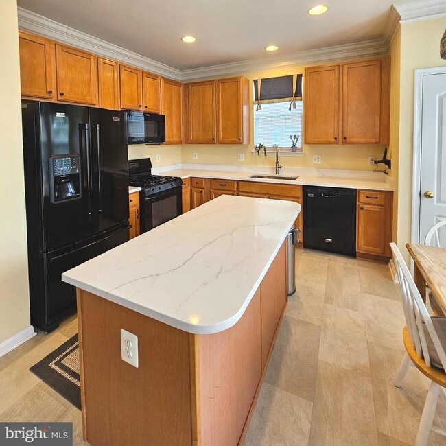 Photo - 42991 Chesterton St