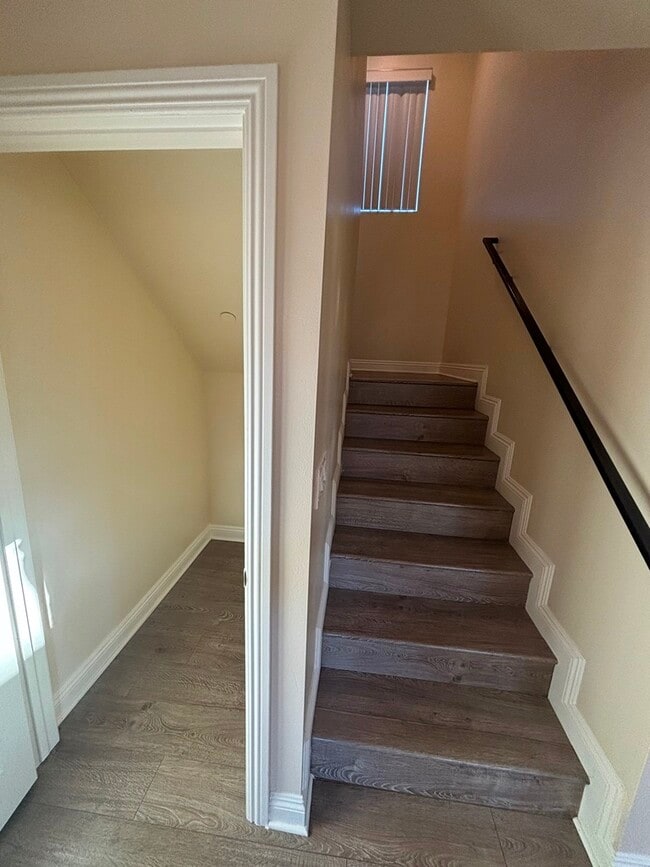 Photo - 214 E 101st St