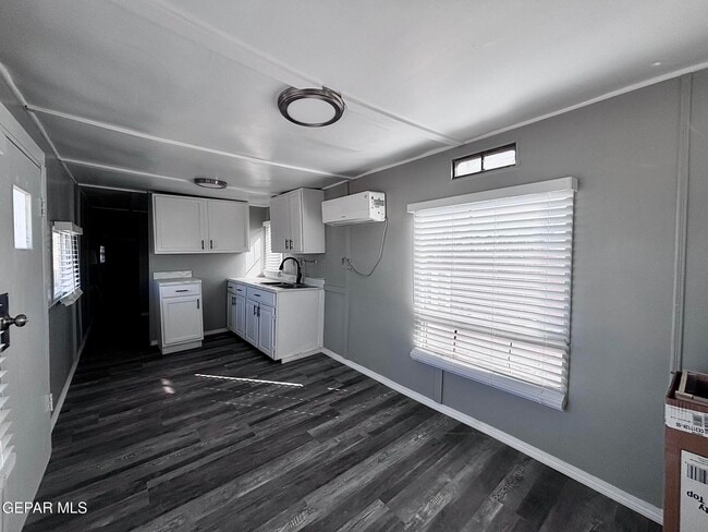 Photo - 8335 Roseway Dr