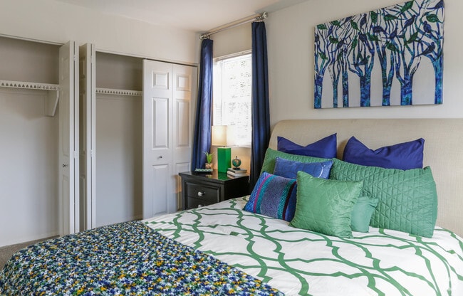 1BR, 1BA - 613 SF