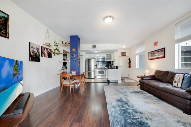 Photo - 3339 Virginia St Unit # 305